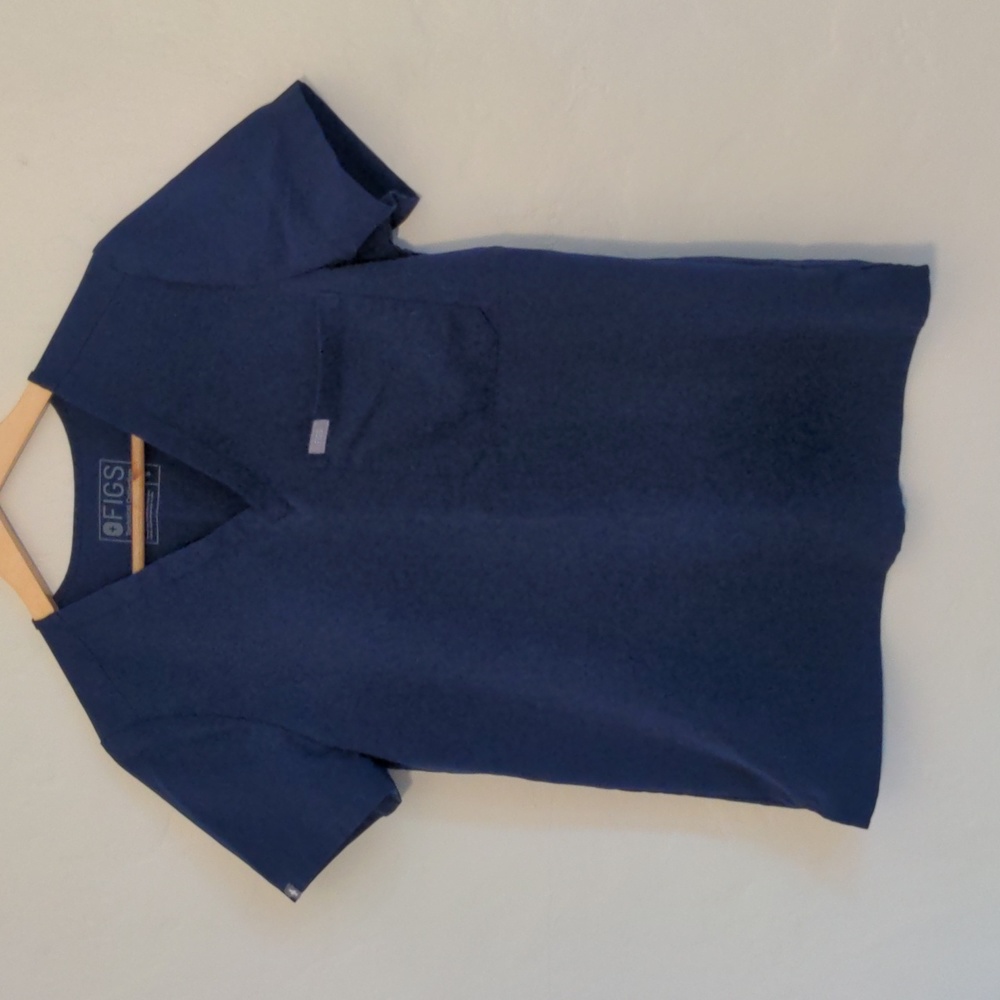 Figs Technical Collection Navy Blue scrub shirt size small